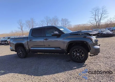 2024 Toyota Tundra Crewmax Platinum z USA, uszkodzony, nr VIN 5TFNC5DB5RX067977